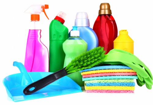 Local cleaning service for kitchens and living spaces in SW13